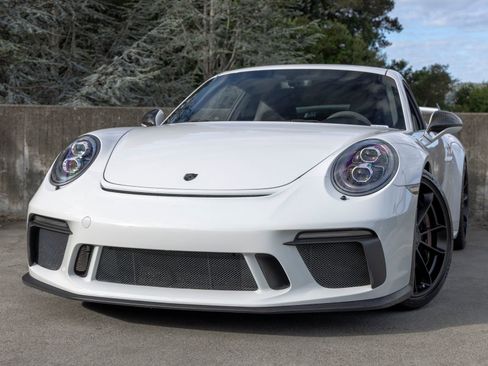 Certified 2018 Porsche 911 GT3 RWD image 7