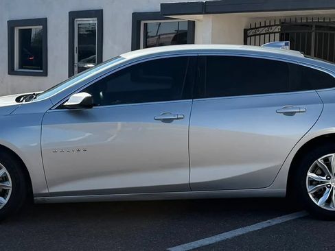 Used 2020 Chevrolet Malibu LT FWD image 2
