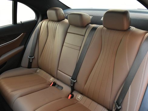 Used 2020 Mercedes-Benz E 350 4MATIC Sedan image 17