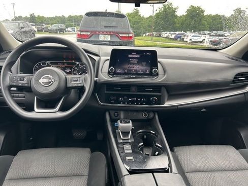 Used 2024 Nissan Rogue SV FWD image 5