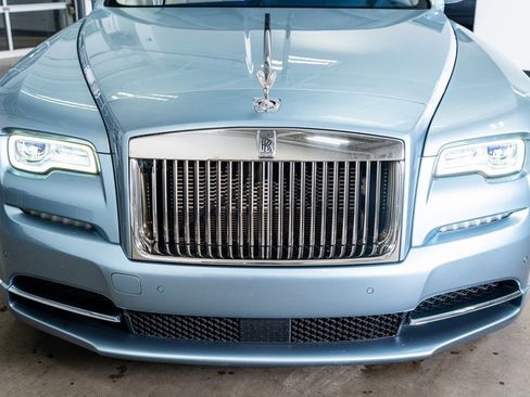 Used 2017 Rolls-Royce Wraith image 16