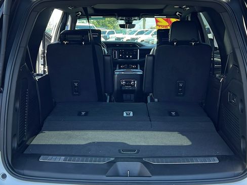 Certified 2022 GMC Yukon Denali w/ Denali Ultimate Package AWD/4WD image 12
