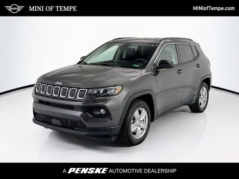 Used 2022 Jeep Compass Latitude FWD image 1