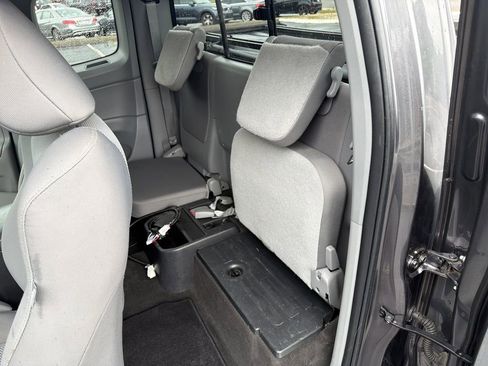 Used 2015 Toyota Tacoma 4x4 Access Cab V6 w/ TRD Sport Package image 32
