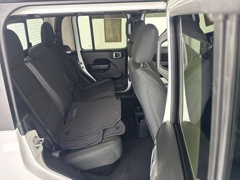 Used 2021 Jeep Gladiator Sport image 11