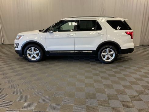 Used 2017 Ford Explorer XLT AWD/4WD image 8