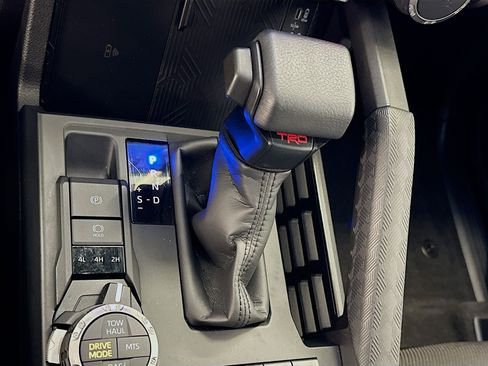 Used 2025 Toyota 4Runner TRD Off-Road image 25