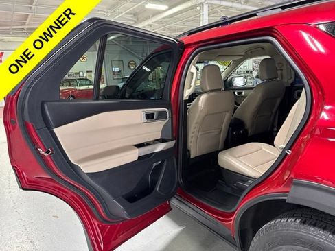 Used 2022 Ford Explorer XLT w/ Equipment Group 202A AWD/4WD image 24