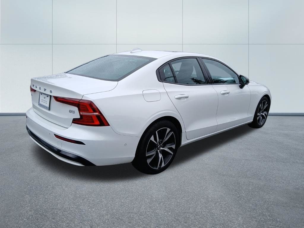 Used 2024 Volvo S60 B5 Plus FWD image 8