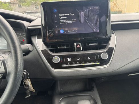 Used 2025 Toyota Corolla LE image 18