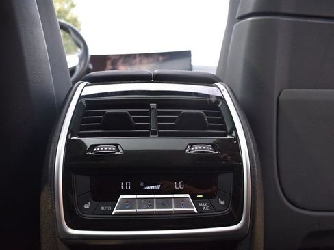 Used 2025 BMW X7 xDrive40i AWD/4WD image 26