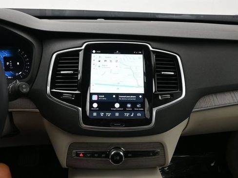 Used 2024 Volvo XC90 B5 Plus w/ Protection Package AWD/4WD image 13