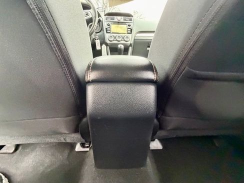 Used 2016 Subaru Crosstrek 2.0i Premium image 16