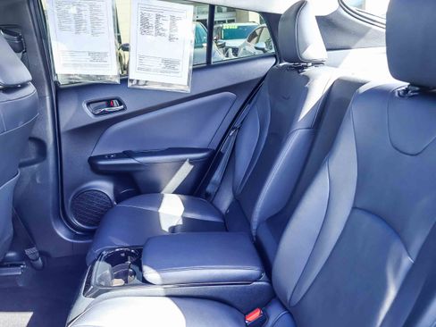 Used 2018 Toyota Prius Prime Advanced w/ Carpet Mat Package FWD image 14