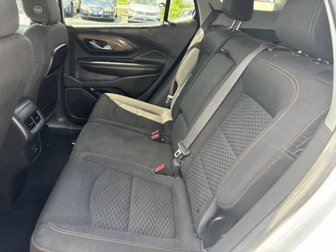 Used 2021 GMC Terrain SLE w/ Driver Convenience Package FWD image 10