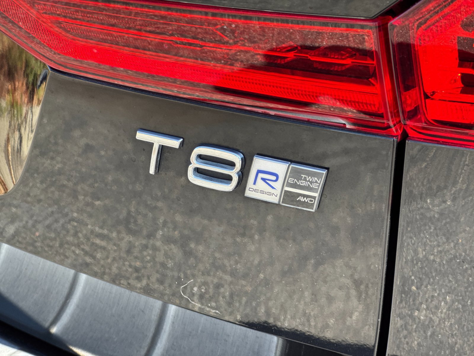 Used 2019 Volvo XC60 T8 R-Design w/ Advanced Package AWD/4WD image 26