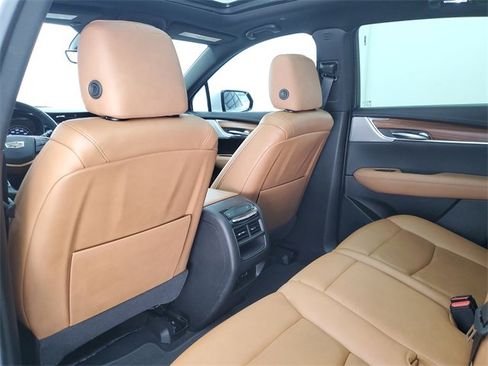 Used 2022 Cadillac XT5 Premium Luxury w/ Technology Package image 15