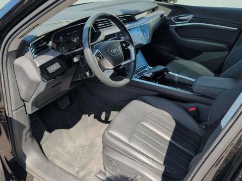 Used 2021 Audi e-tron Premium w/ Convenience Plus Package AWD/4WD image 31