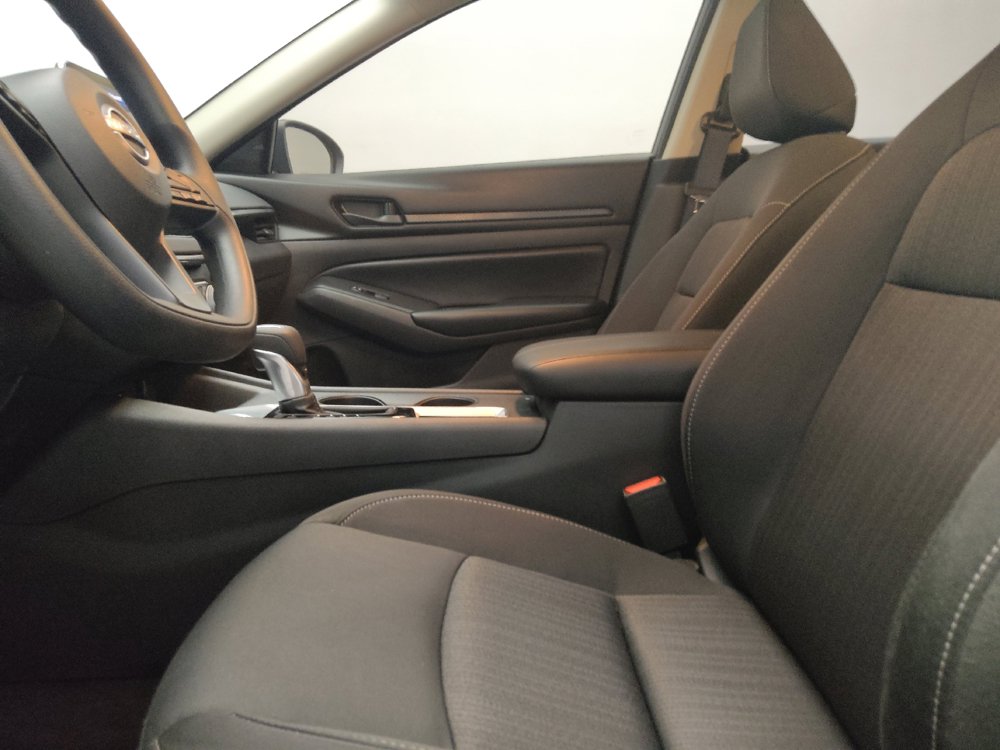 Used 2025 Nissan Altima 2.5 S FWD image 17