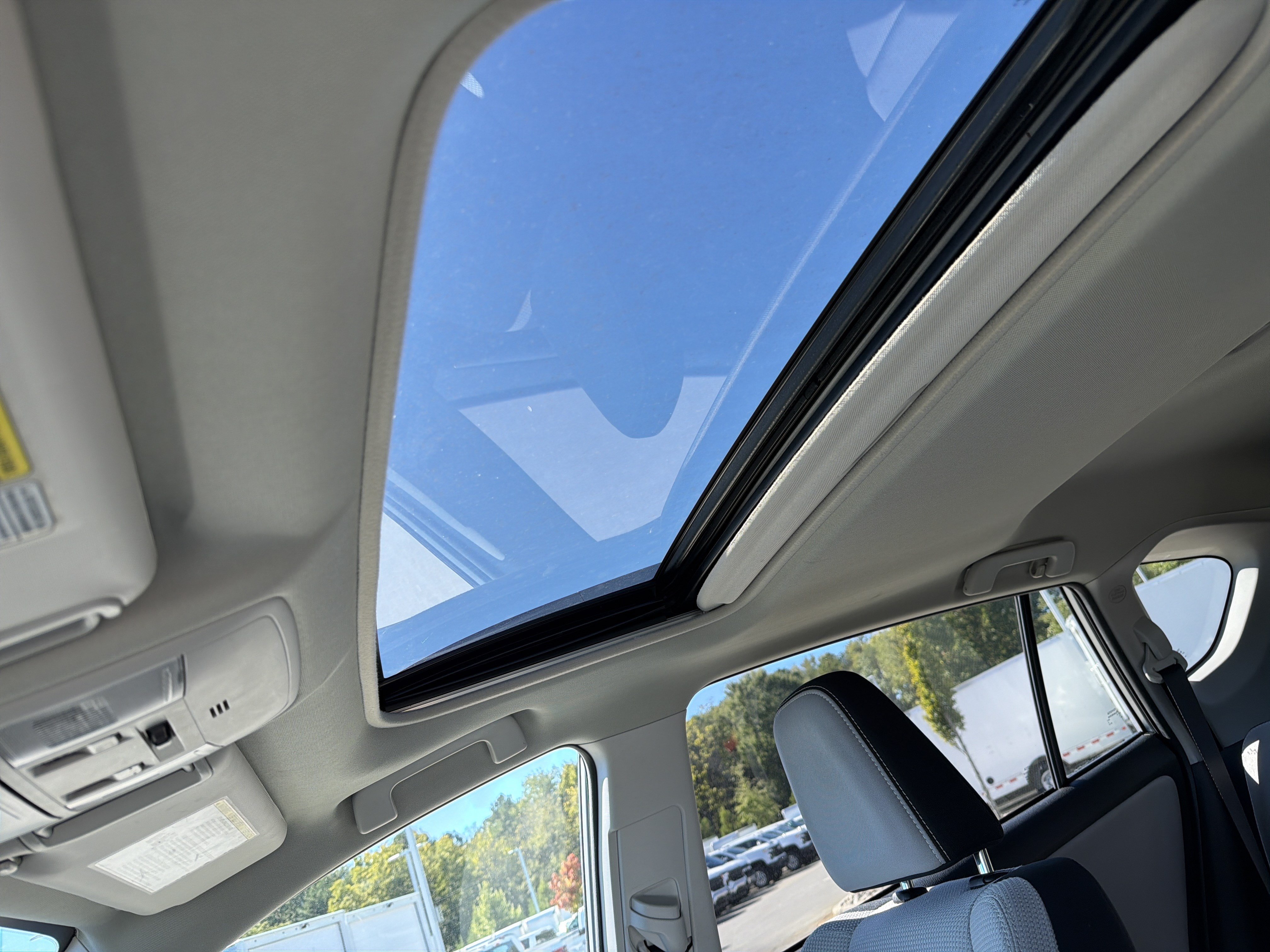 Used 2016 Toyota RAV4 XLE FWD image 27