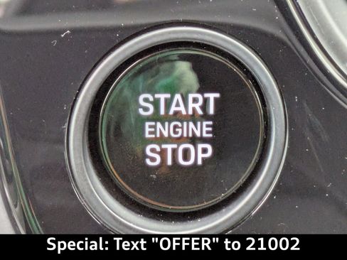 Used 2025 Porsche Cayenne image 39