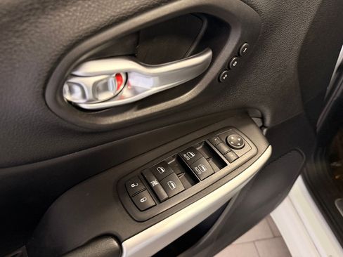 Used 2017 Jeep Cherokee Overland w/ Heavy Duty Protection Group image 13