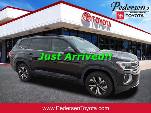 Used 2024 Volkswagen Atlas SE image 1