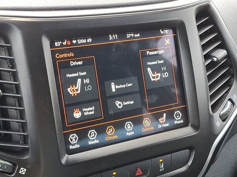 Used 2021 Jeep Cherokee Latitude Lux w/ Comfort/Convenience Group image 17