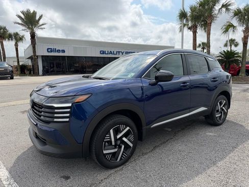 Used 2026 Nissan Kicks SV image 2