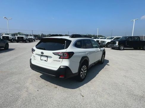 Used 2023 Subaru Outback Premium image 8