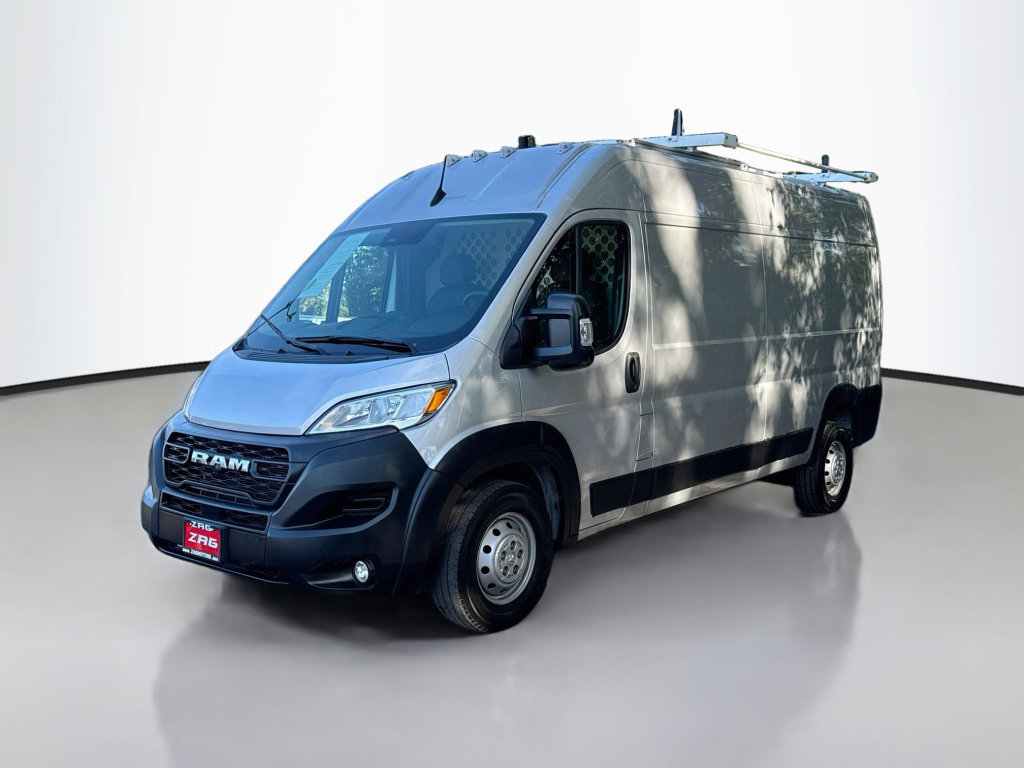 Used 2023 RAM ProMaster 2500 w/ Driver Convenience Group FWD image 3