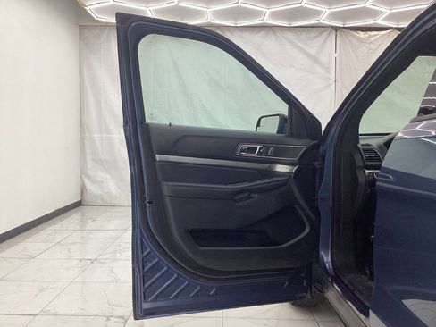 Used 2018 Ford Explorer XLT w/ Equipment Group 201A image 18