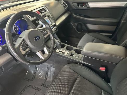 Used 2017 Subaru Outback 2.5i Premium image 11