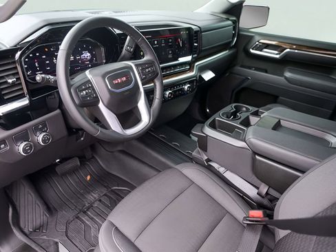 Used 2025 GMC Sierra 1500 Elevation image 13