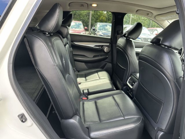 Used 2019 INFINITI QX50 Essential w/ Premium Audio Package FWD image 10