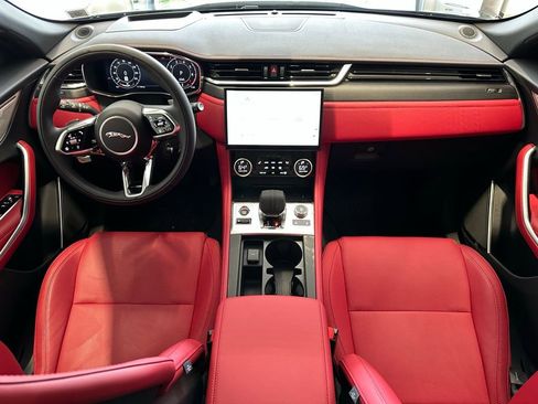 New 2025 Jaguar F-PACE R-Dynamic S image 17