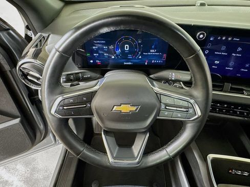 Certified 2025 Chevrolet Equinox LT w/ Convenience Package II FWD image 9