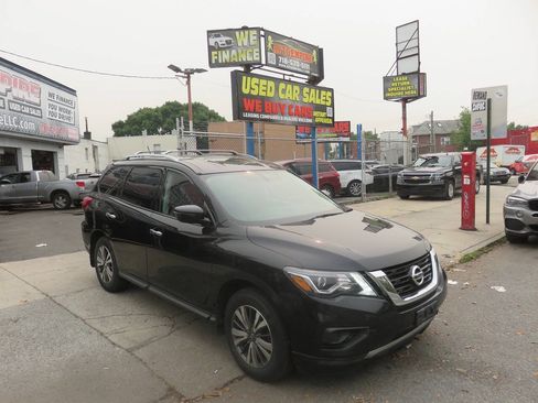 Used 2018 Nissan Pathfinder 4WD image 3