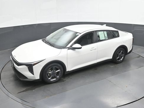 Used 2025 Kia K4 FWD image 37