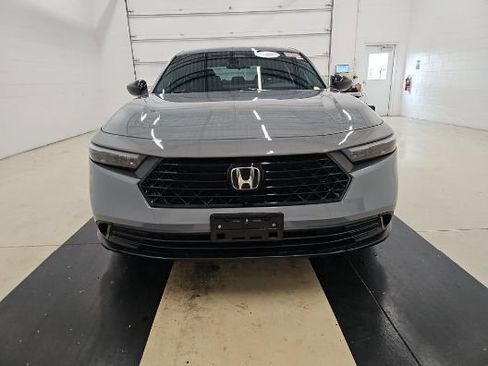 Used 2023 Honda Accord Sport image 2