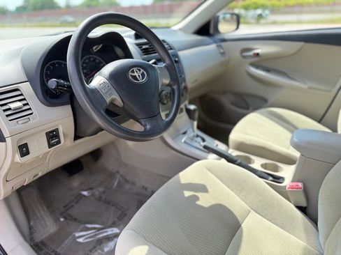Used 2012 Toyota Corolla LE FWD image 24