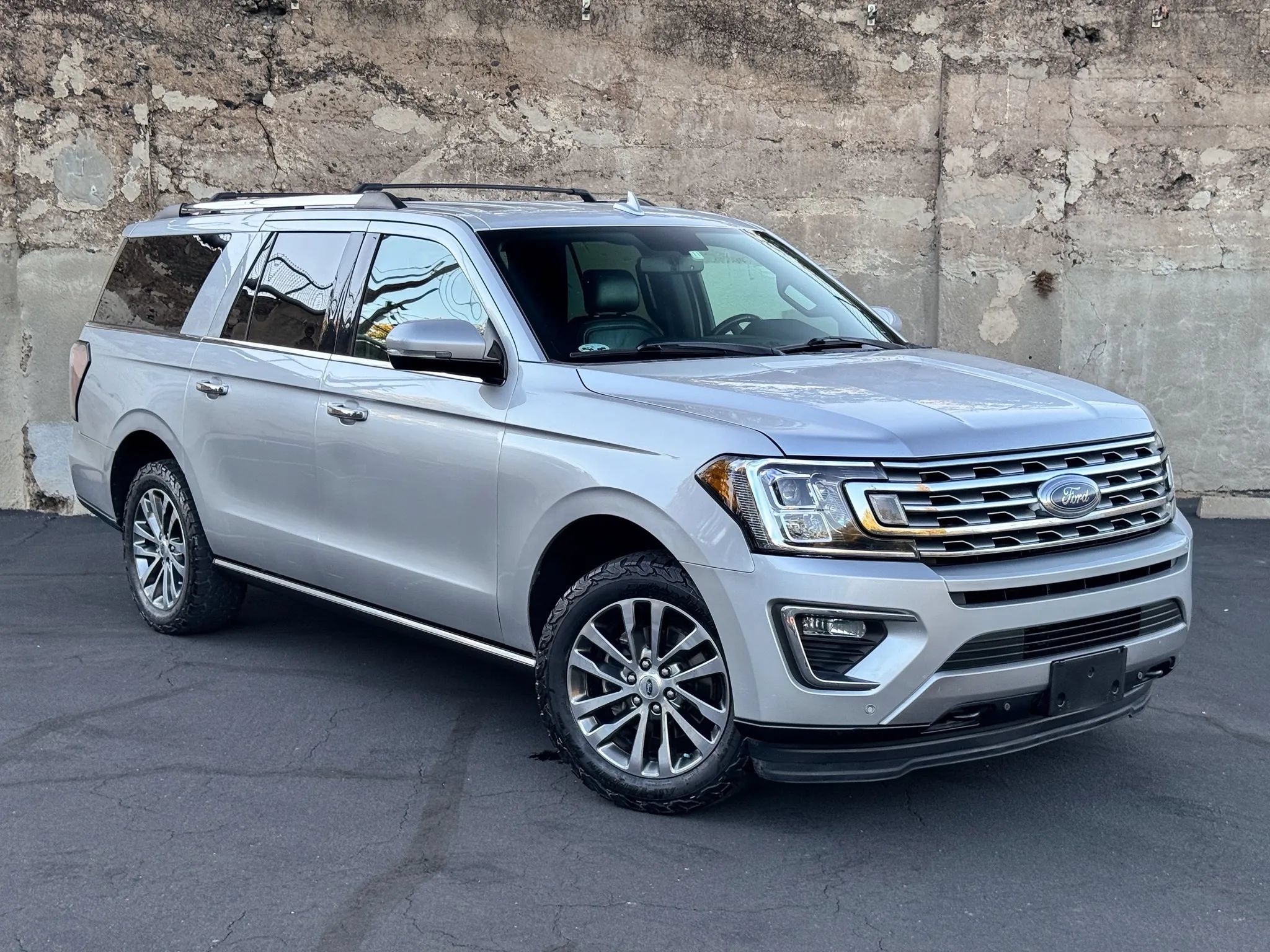 Used 2018 Ford Expedition Max Limited AWD/4WD image 2