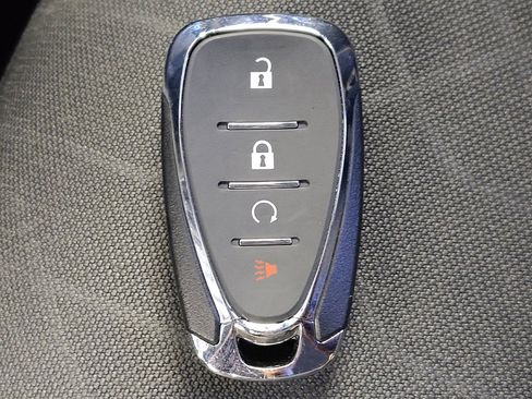Used 2021 Chevrolet Trax LT w/ LT Convenience Package FWD image 32