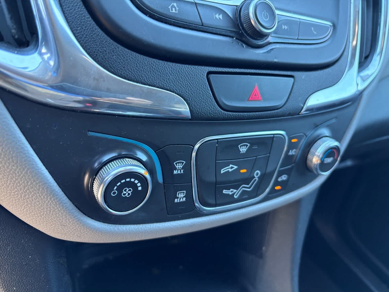 Used 2020 Chevrolet Equinox LS FWD image 21