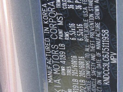 Used 2018 Kia Niro EX image 14