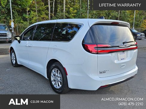 New 2026 Chrysler Pacifica Select FWD image 12