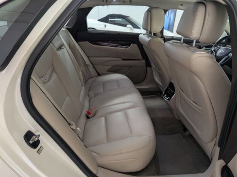 Used 2013 Cadillac XTS Premium image 16