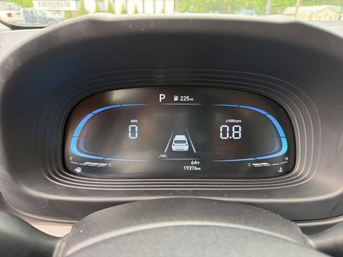 Used 2025 Hyundai Venue SEL FWD image 9
