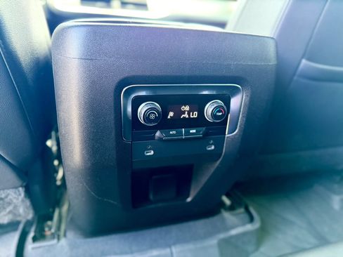 Used 2022 Chevrolet Tahoe Z71 AWD/4WD image 26