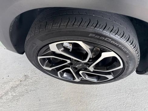 Used 2024 Chevrolet Trax RS FWD image 21